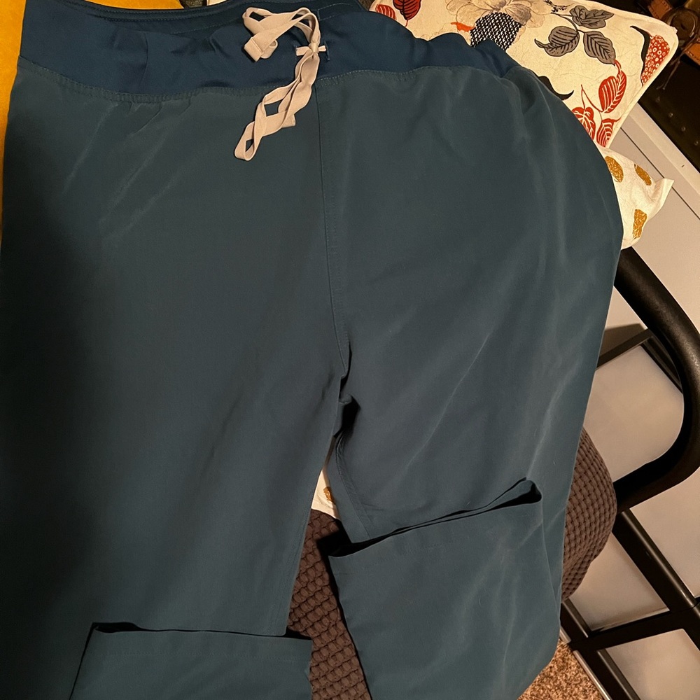 FIGS XL Livingston scrub bottoms